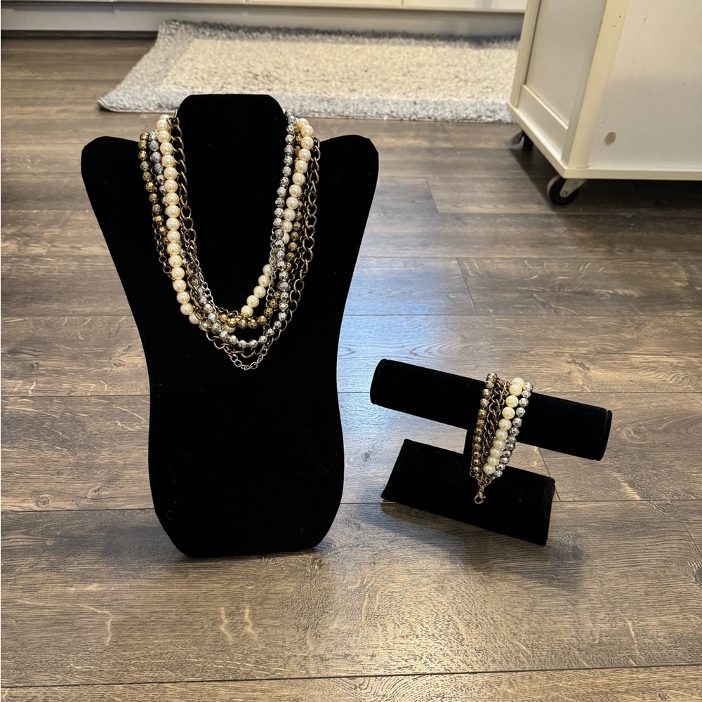 Fashion Jewelry Necklace and Bracelet Set
